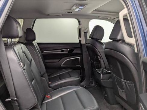 Used 2025 Kia Telluride S FWD image 18