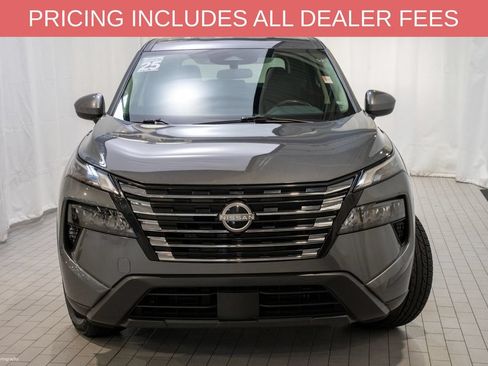 Used 2025 Nissan Rogue SV AWD/4WD image 2