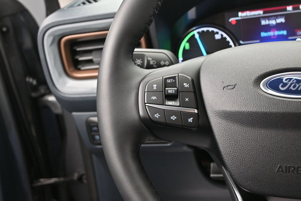 Used 2023 Ford Maverick Lariat w/ Lariat Luxury Package FWD image 32