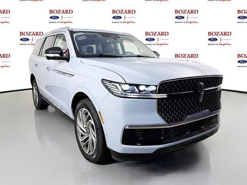 New 2025 Lincoln Navigator Reserve image 1