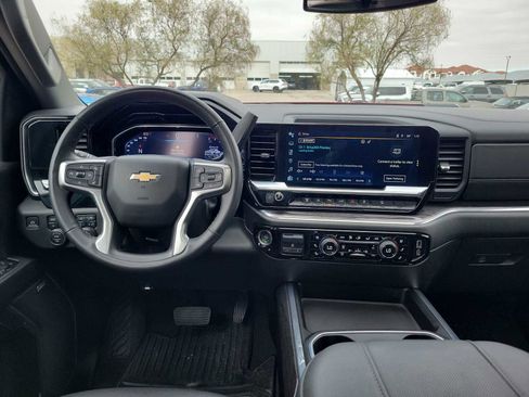 Used 2024 Chevrolet Silverado 2500 LTZ w/ LTZ Convenience Package image 10