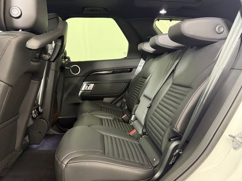 New 2026 Land Rover Discovery S AWD/4WD image 14
