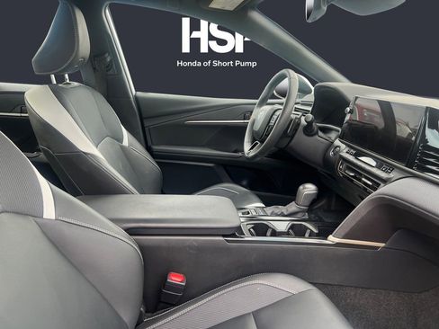 Used 2025 Toyota Camry SE w/ Multimedia Upgrade Package FWD image 15