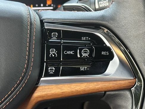 Certified 2022 Jeep Grand Cherokee Summit AWD/4WD image 32