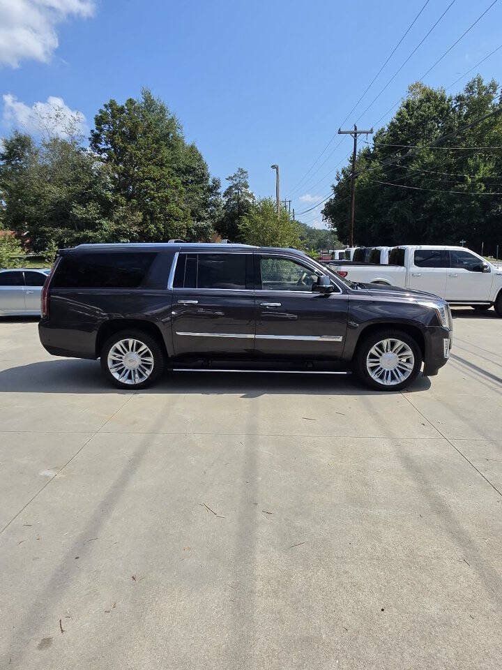 Used 2017 Cadillac Escalade ESV Platinum AWD/4WD image 5