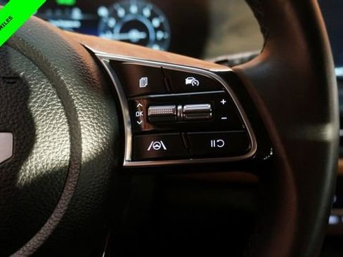 Used 2025 Kia Seltos EX w/ EX Sunroof Package image 24