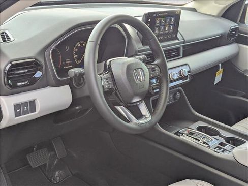 New 2025 Honda Pilot EX-L image 3