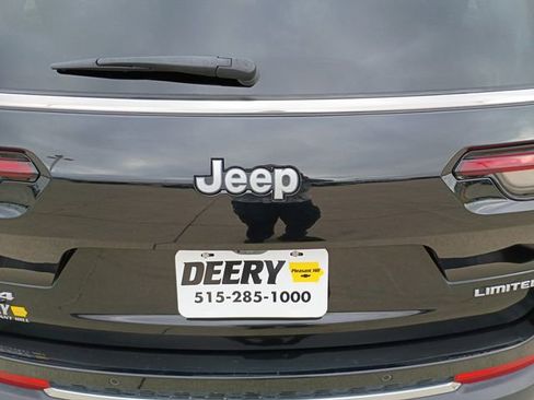 Used 2024 Jeep Grand Cherokee L Limited w/ Luxury Tech Group II image 35