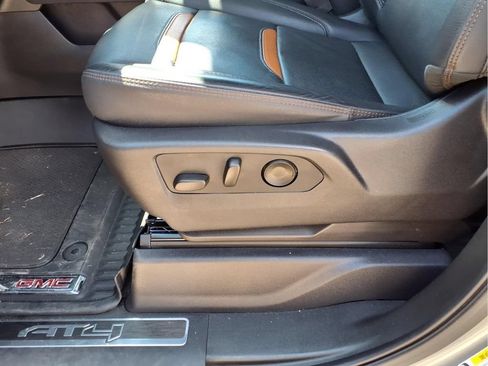Used 2025 GMC Sierra 1500 AT4 w/ AT4 Premium Package AWD/4WD image 19