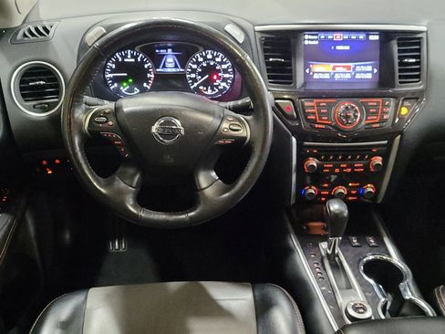 Used 2019 Nissan Pathfinder SL AWD/4WD image 22