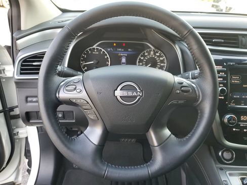 Certified 2024 Nissan Murano SV w/ SV Midnight Edition Package FWD image 26