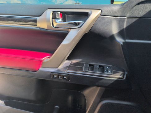 Used 2020 Lexus GX 460 Premium w/ Premium Package image 7