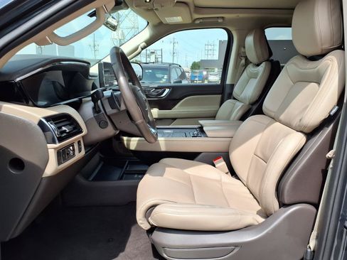 Used 2024 Lincoln Navigator Premiere AWD/4WD image 21