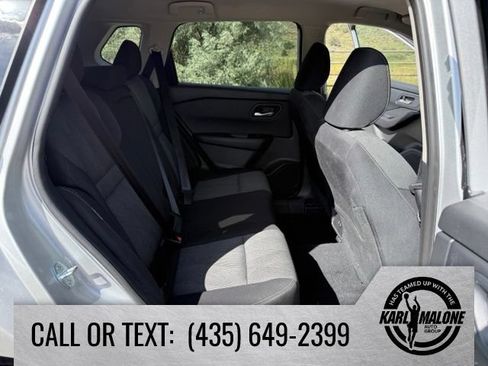 Used 2025 Nissan Rogue SV FWD image 32
