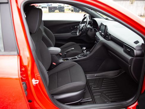 Used 2019 Hyundai Veloster N N image 23