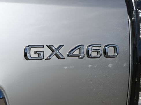 Used 2023 Lexus GX 460 Luxury w/ Sport Design Package image 6