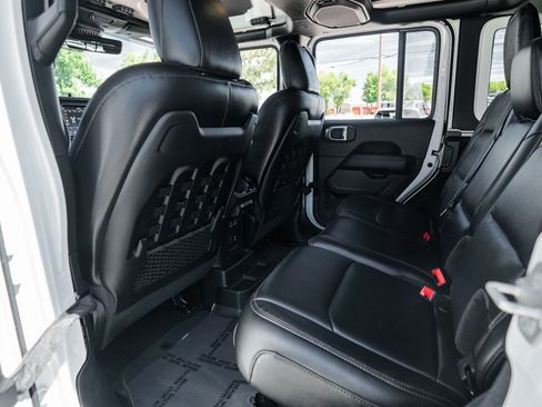 Used 2021 Jeep Wrangler Unlimited Rubicon w/ Trailer Tow Package AWD/4WD image 37