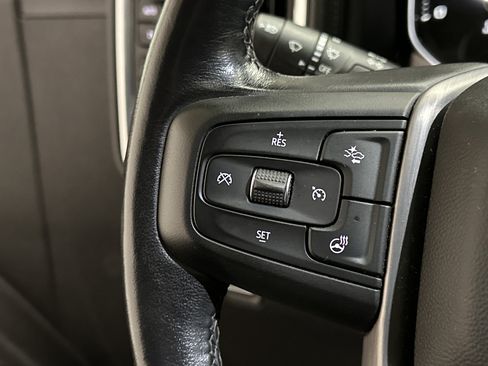 Used 2022 GMC Sierra 3500 Denali w/ Denali Black Diamond Edition image 35