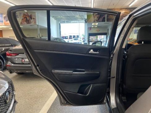 Used 2019 Kia Sportage LX FWD image 27