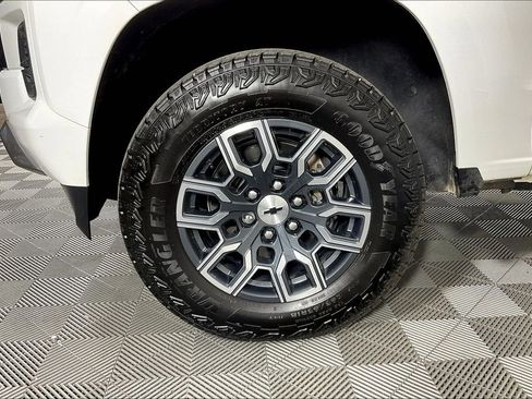 Used 2025 Chevrolet Colorado Z71 image 11