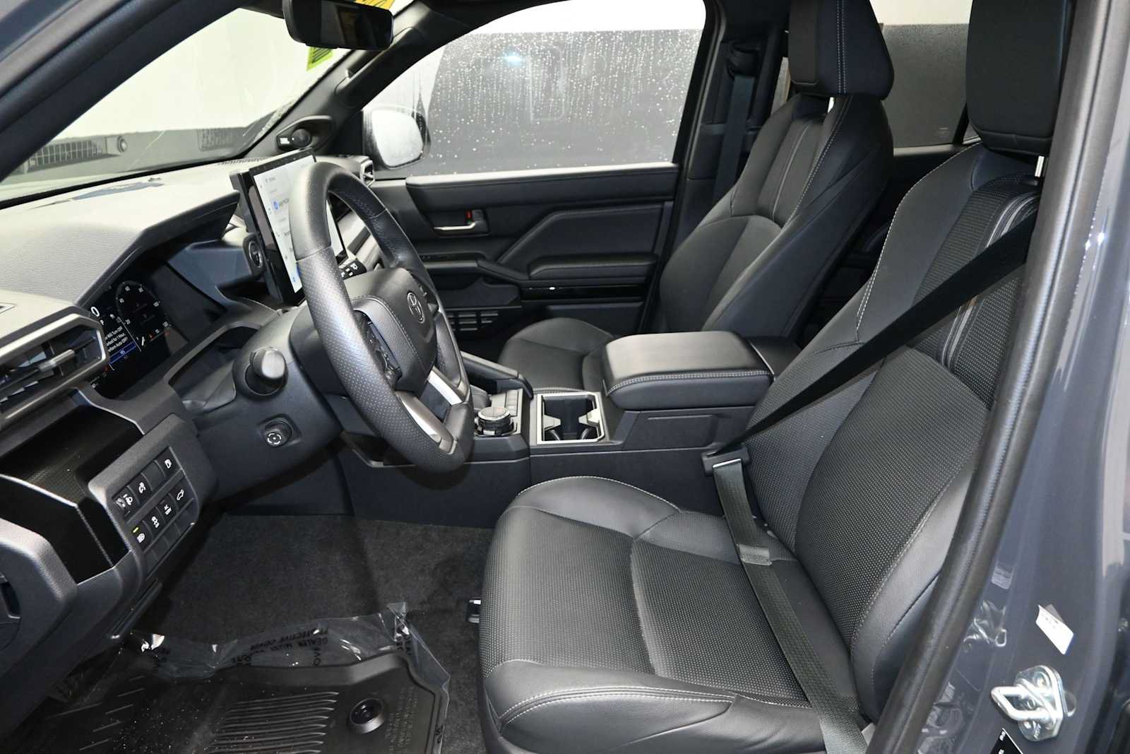 Used 2025 Toyota 4Runner Limited AWD/4WD image 21