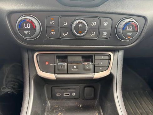 Used 2023 GMC Terrain Denali w/ Black Diamond Edition AWD/4WD image 21