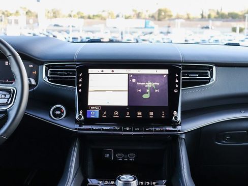 New 2026 Jeep Grand Wagoneer Summit AWD/4WD image 15