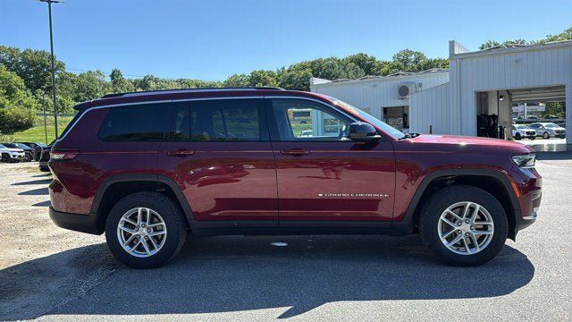 Used 2023 Jeep Grand Cherokee L Laredo AWD/4WD image 5