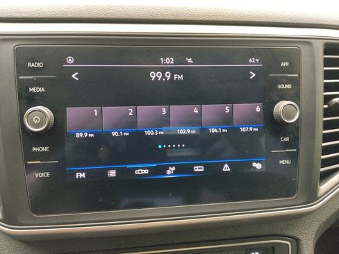 Used 2021 Volkswagen Atlas Cross Sport SE image 25