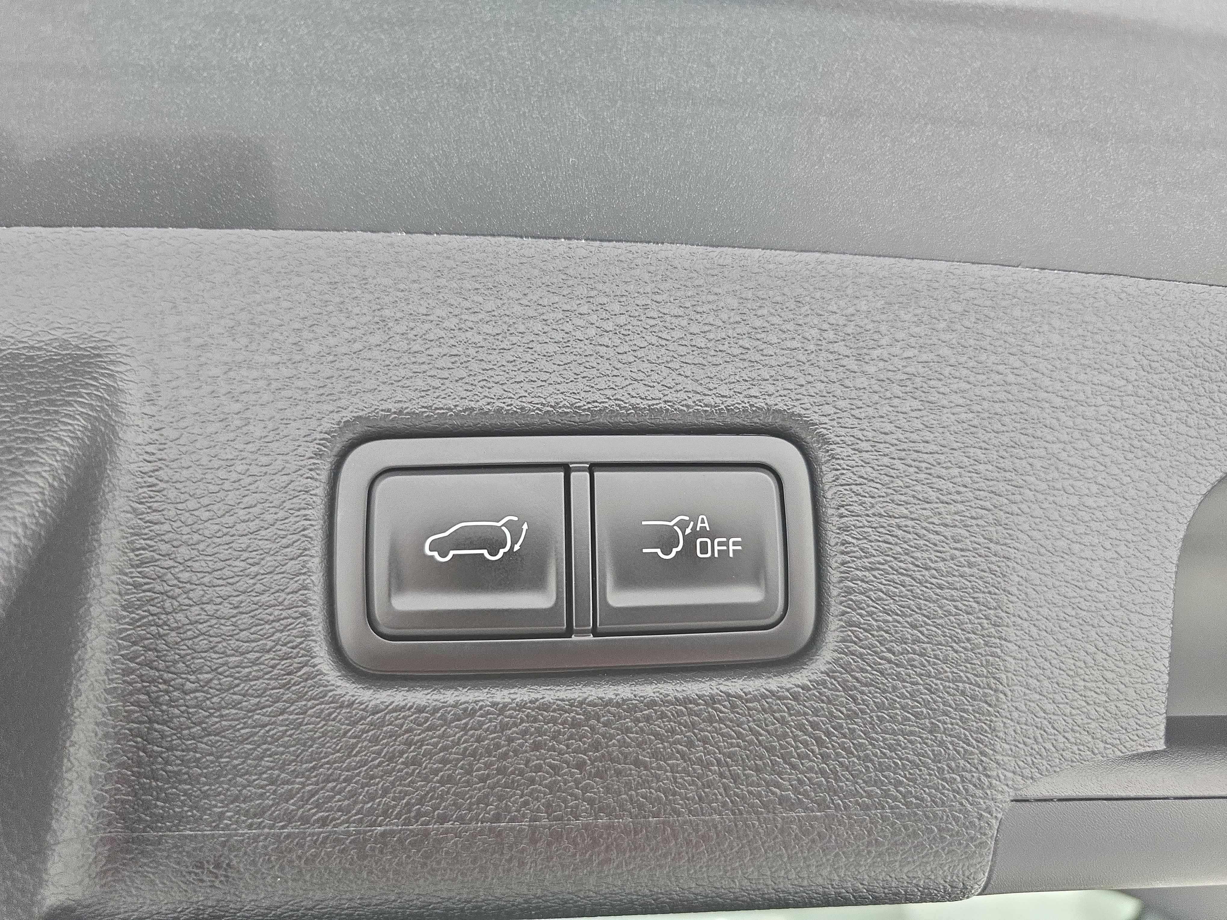 Used 2025 Kia Telluride EX w/ EX Captain's Chair Package FWD image 14