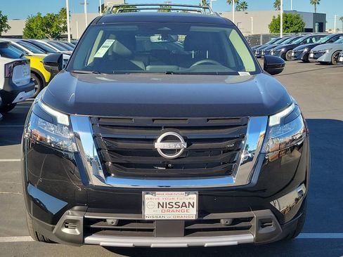 New 2025 Nissan Pathfinder SL image 19