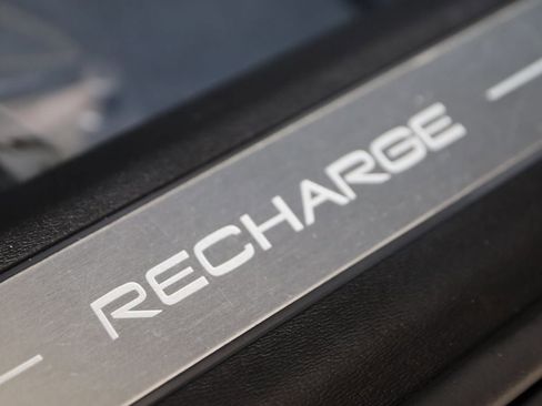 Used 2023 Volvo XC90 T8 Plus image 15