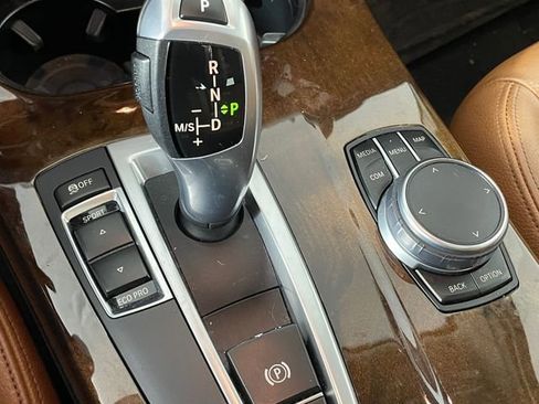 Used 2017 BMW X3 sDrive28i image 9