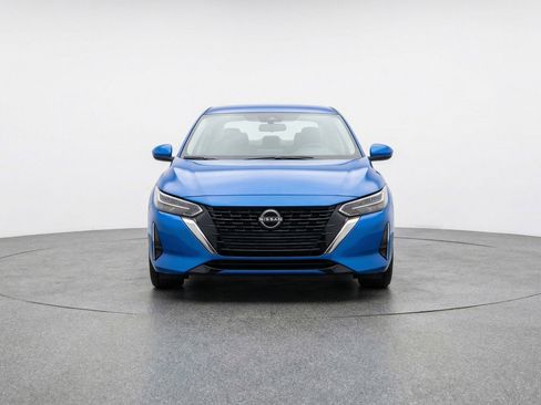 Used 2025 Nissan Sentra SV FWD image 2