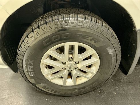 Used 2016 Nissan Frontier SV w/ SV Value Truck Package image 8