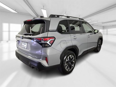New 2025 Subaru Forester Premium image 4