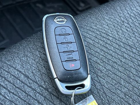 Used 2024 Nissan Rogue SV image 27