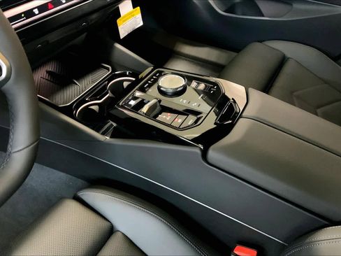 New 2026 BMW 530i xDrive w/ M Sport Package image 7