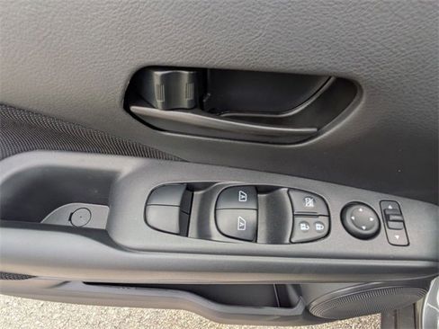 New 2025 Nissan Kicks Play S image 12