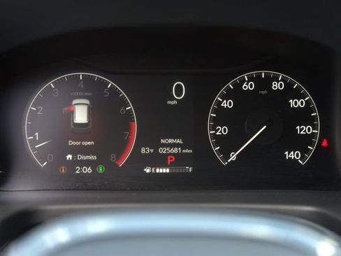 Used 2025 Honda Pilot Sport image 24