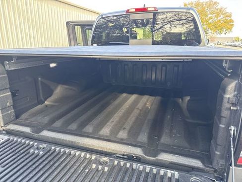 Used 2024 Nissan Frontier SV w/ SV Convenience Package image 12