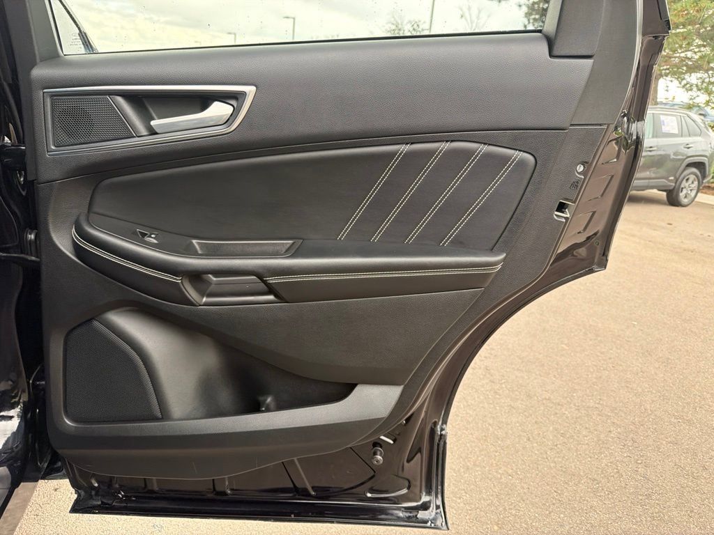 Used 2023 Ford Edge ST AWD/4WD image 14