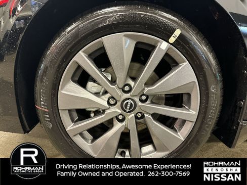 New 2026 Nissan Sentra SL w/ Floor Mat Package FWD image 6