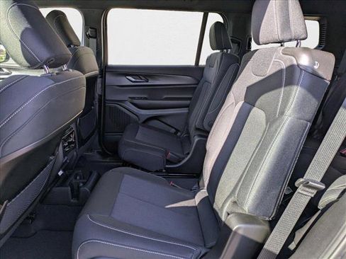 New 2025 Jeep Grand Cherokee L Laredo w/ Luxury Tech Group I image 16