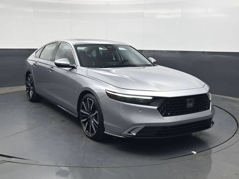 Certified 2023 Honda Accord Touring image 2