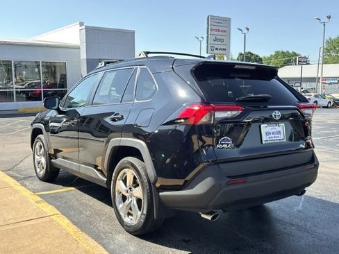 Used 2021 Toyota RAV4 XLE Premium AWD/4WD image 7