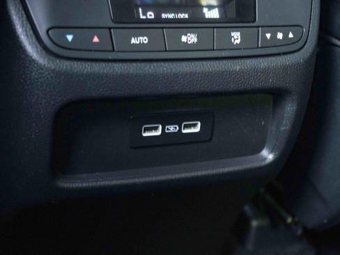 Used 2023 Honda Pilot EX-L image 41