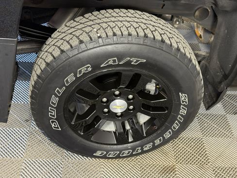 Used 2018 Chevrolet Silverado 1500 LT w/ All Star Edition image 4