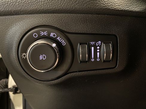 Used 2019 Jeep Compass Trailhawk AWD/4WD image 35