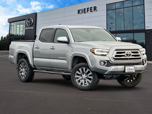 Used 2023 Toyota Tacoma Limited image 2